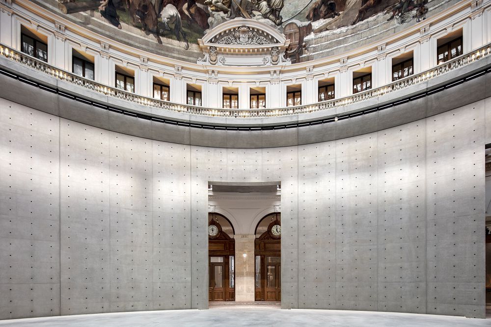 巴黎皮諾私人美術館翻轉百年古蹟！安藤忠雄以清水模設計混搭古典藝術建築