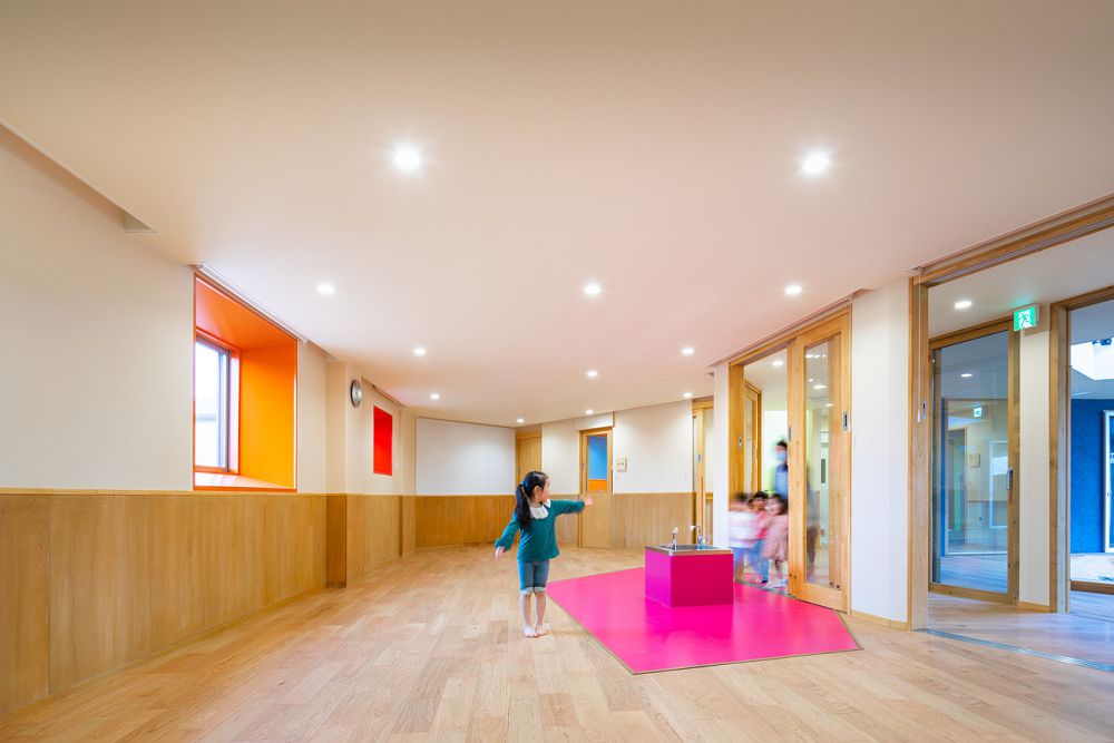 幼稚園也是遊樂園！teamLab建築操刀日本「キッズラボ南流山園」創意學習空間