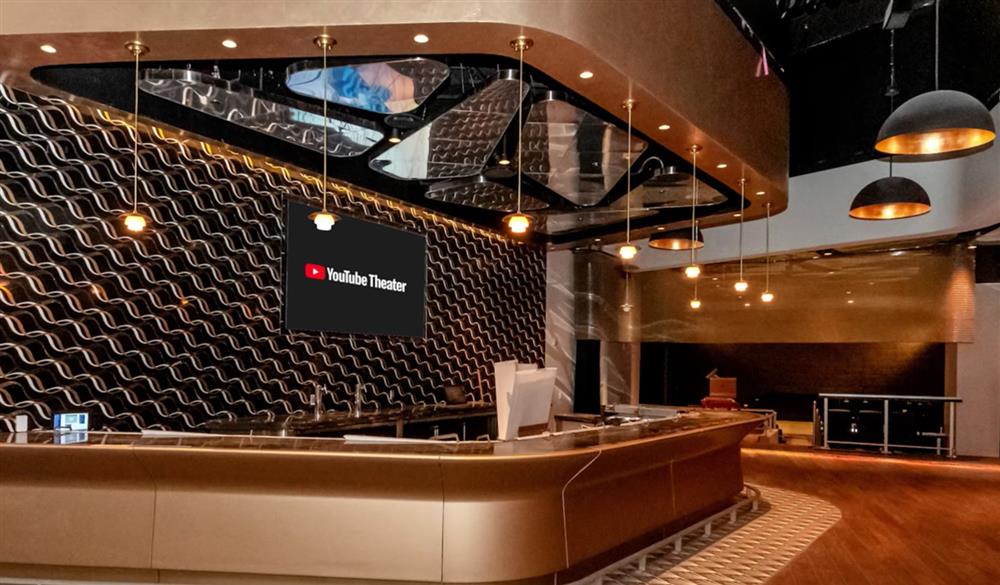 YouTube Theater亦設有私人俱樂部，內提供約140席升級座位
