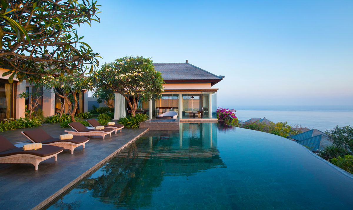 峇里島的第一家LXR，為全別墅度假酒店，共72棟私人別墅和大量的壯麗景色