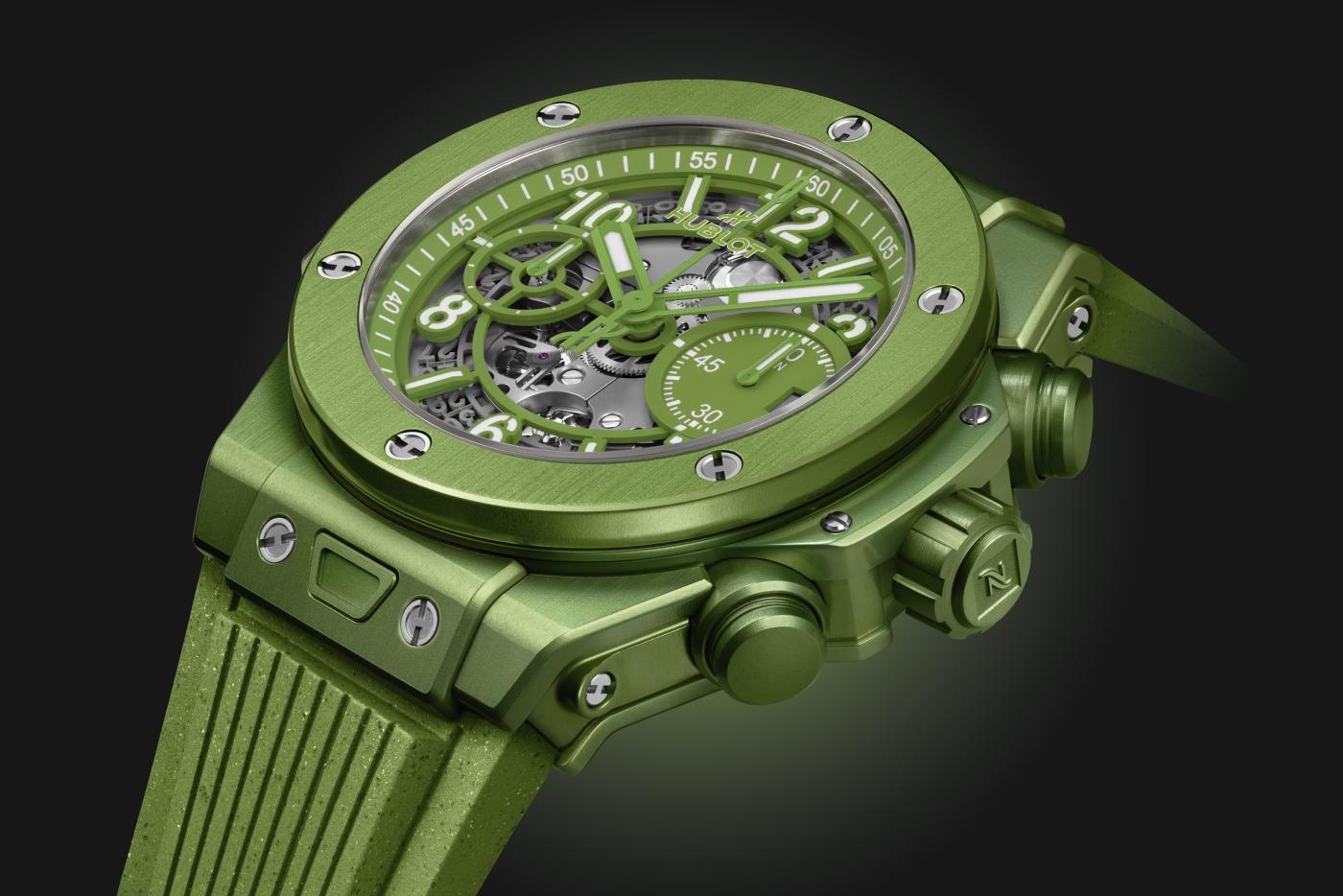 新款腕錶直徑42.5毫米，厚度14.5毫米。錶殼採用再生鋁製成，經陽極氧化處理，呈現鮮綠色調，並採用拉絲和拋光交替潤飾，配備藍寶石水晶鏡面、飾有“N”（代表Nespresso）字樣的表冠、以及生態鈦表背，具有100米優良防水性能