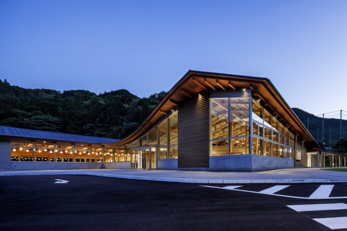 makinos-roadside-station-wakatake-town-planning-research-institute-plus-studio-yy-plus-workstation_8