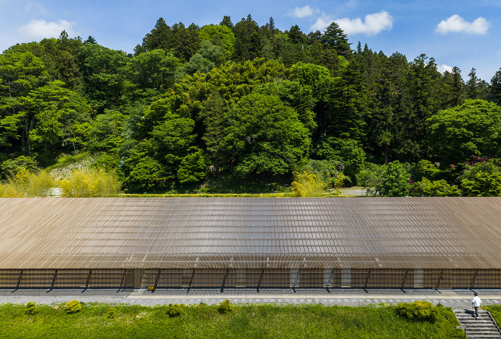 那珂川町馬頭広重美術館經過整修，鳥瞰新百葉屋頂，aerial view of the new louvers roof © Masaki Hamada (kkpo)