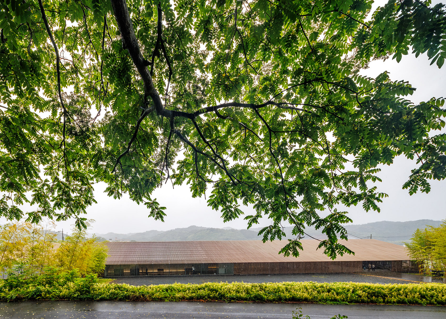 ▼建築遠景，distant view of the building © Masaki Hamada (kkpo)