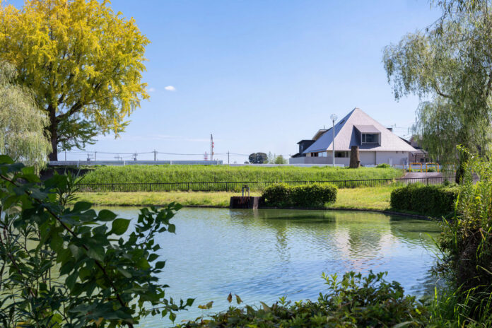 ten-holes-of-light-mds-ishioka-villa-cover