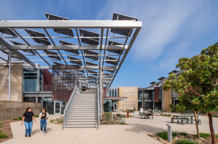 malibu-high-school-koningeizenberg-architecture-cover